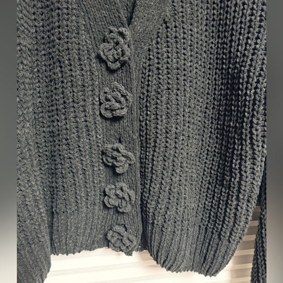 New POL Charcoal V-Neck Cardigan Oversized. - Picture 4 of 5